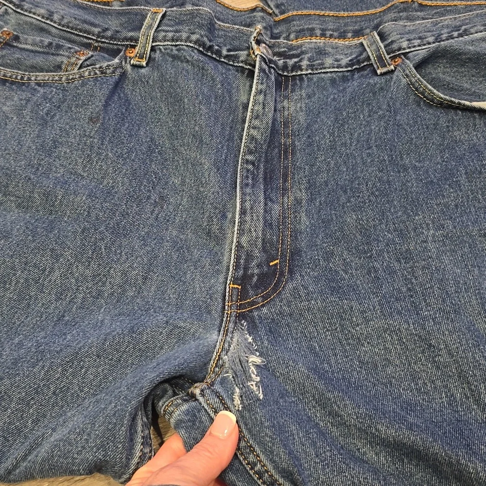 Levis 550 44 Waist 32 Length Frayed at Zipper Mens Jeans Pants Used Flaw - Picture 6 of 7